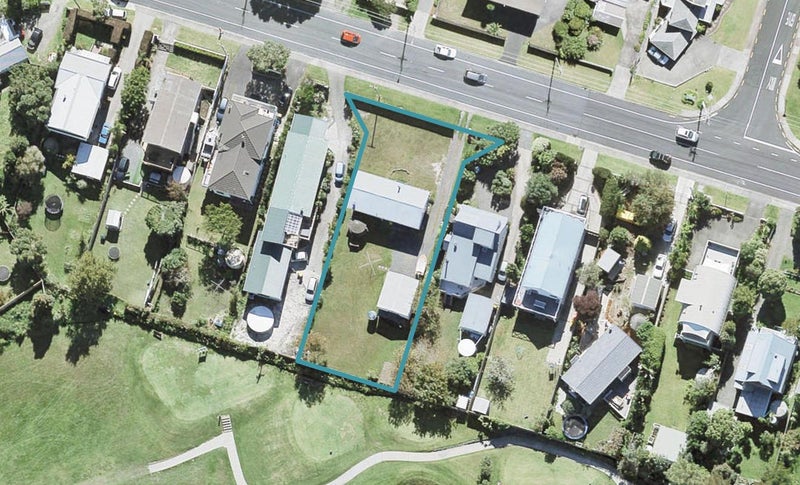 1383A Whangaparaoa Road, Army Bay, Whangaparaoa - Carousel 1