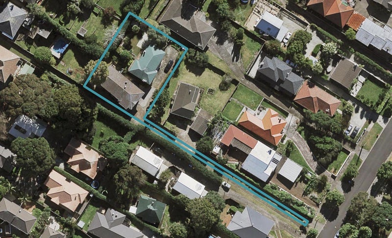 2/118 Paihia Road, Onehunga, Auckland - Carousel 1