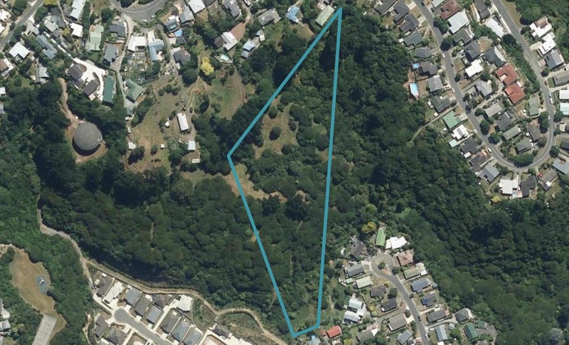 40 Staithes Drive North, Whitby, Porirua - Carousel 1