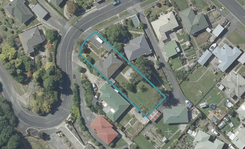 21 Koremata Street, Green Island, Dunedin - Carousel 1