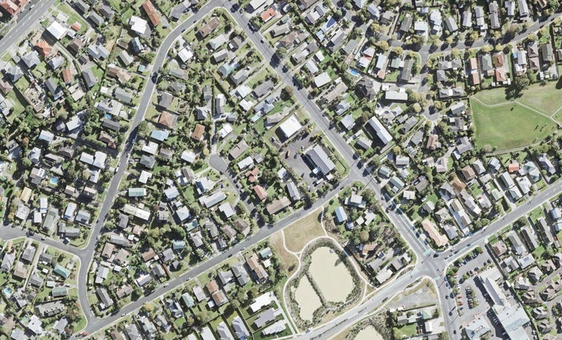 6/4 Albatross Road, Red Beach, Whangaparāoa - Carousel 1