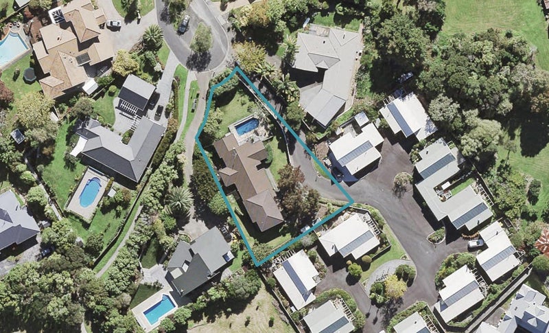 36 Waipuia Place, Greenhithe, Auckland - Carousel 1