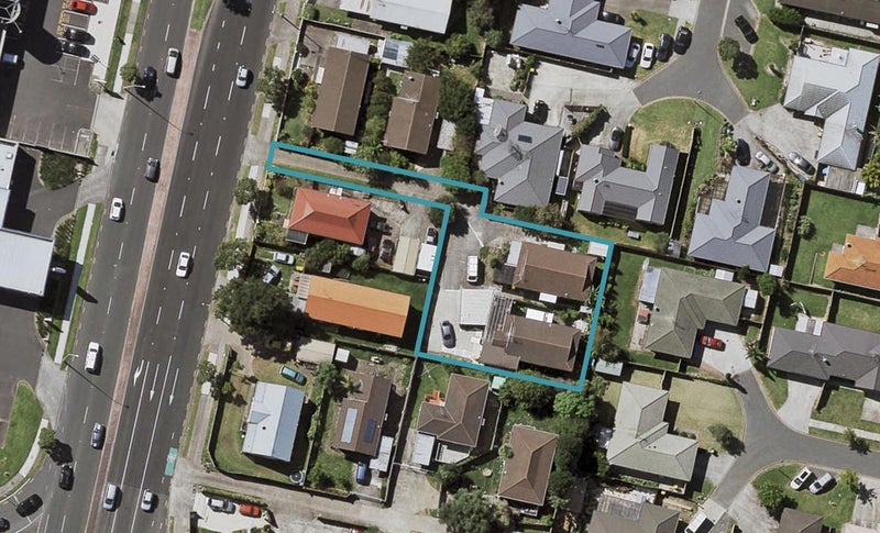 2/151 Te Irirangi Drive, Flat Bush, Auckland - Carousel 1