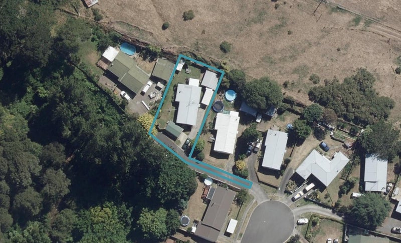 25 Riley Place, Fitzroy, Hamilton - Carousel 1