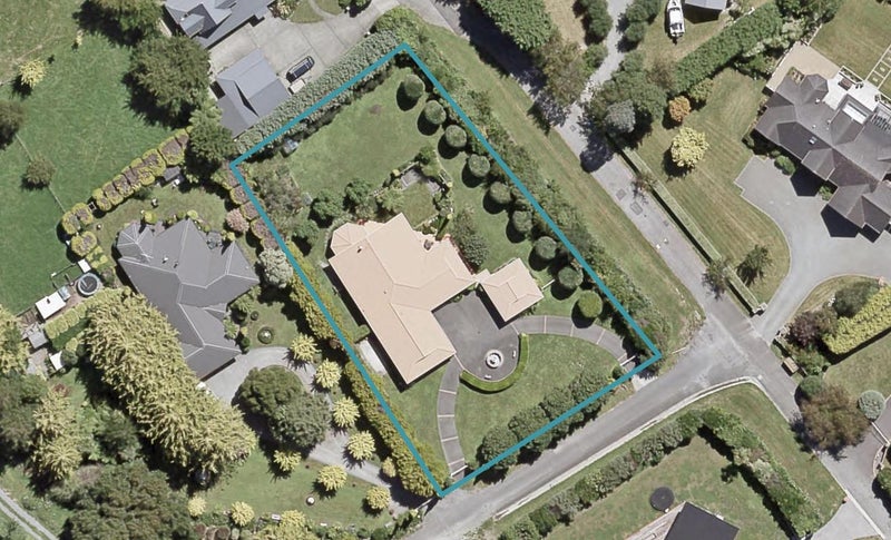 42 Emerald Hill Drive, Birchville, Upper Hutt - Carousel 1