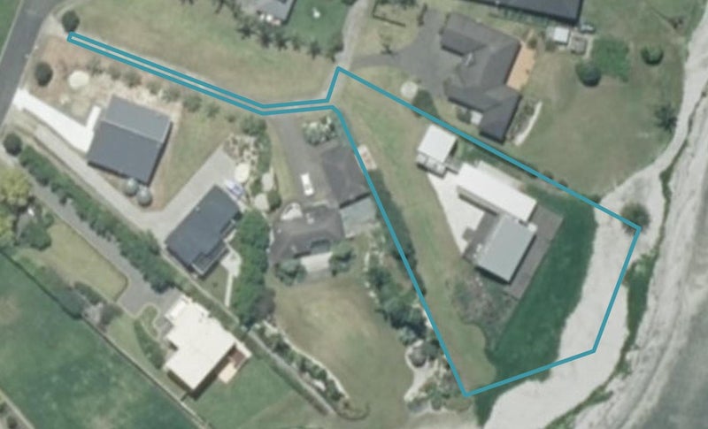 16 Rua One Place, WHAKATIWAI, MIRANDA - Carousel 1