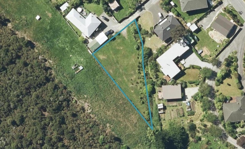 20 Waimarama Street, Waikawa, Picton - Carousel 1