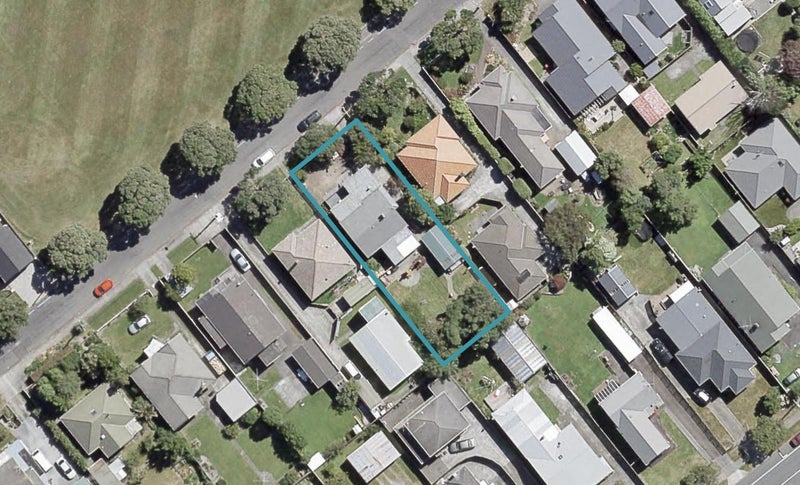 38 Brook Street, Waterloo, Lower Hutt - Carousel 1
