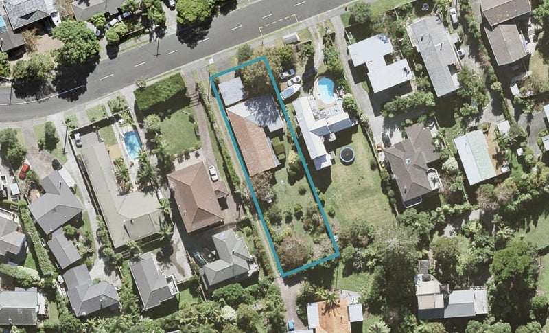 22 County Road, Torbay, Auckland - Carousel 1