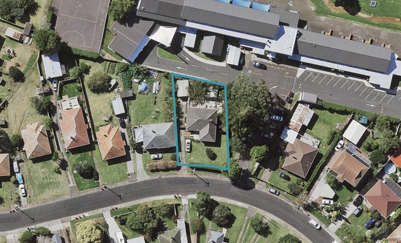 11 Alamein Road, Panmure, Auckland - Carousel 1