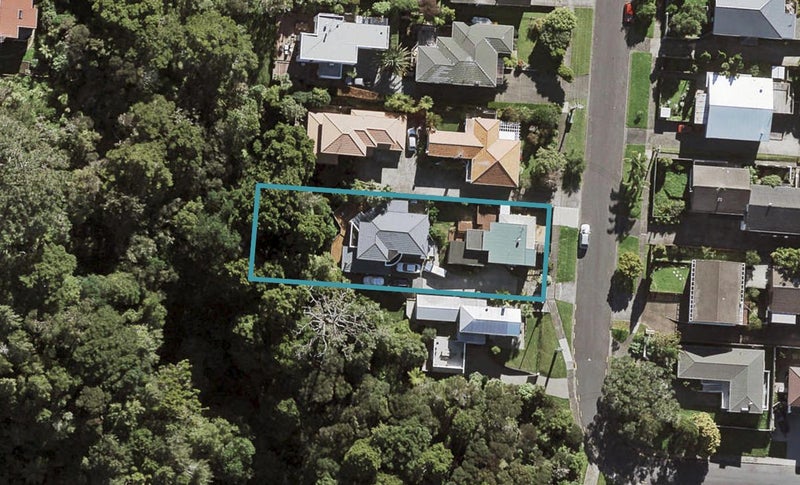 1/15 Wernham Place, Northcote, Auckland - Carousel 1
