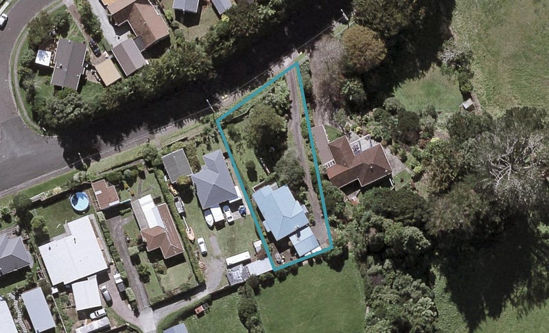 17 Davies Road, Hurdon, New Plymouth - Carousel 1