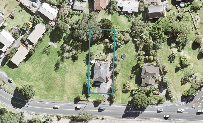 498 Whangaparaoa Road, Stanmore Bay, Whangaparāoa - Carousel 1