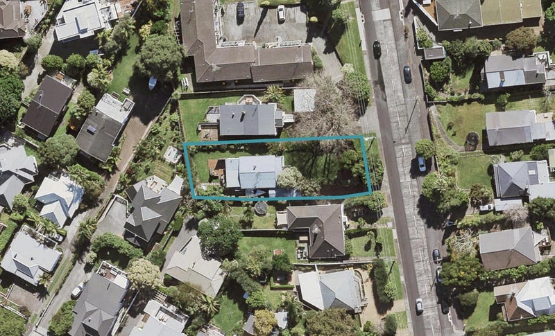 166 Queen Street, Northcote Point, Auckland - Carousel 1