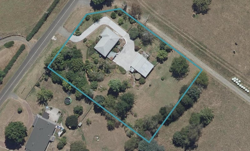 74 Hall Road, Peacocke, Hamilton - Carousel 1