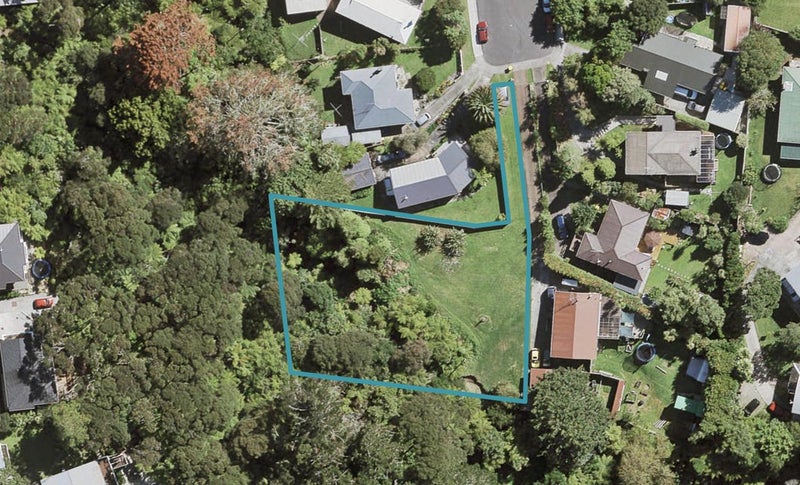 21 Willowbrook Place, Titirangi, Auckland - Carousel 1