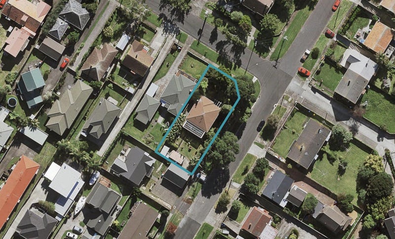 2 Tawhiri Road, One Tree Hill, Auckland - Carousel 1