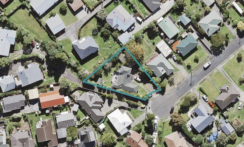 7 Boler Place, New Lynn, Auckland - Carousel 1