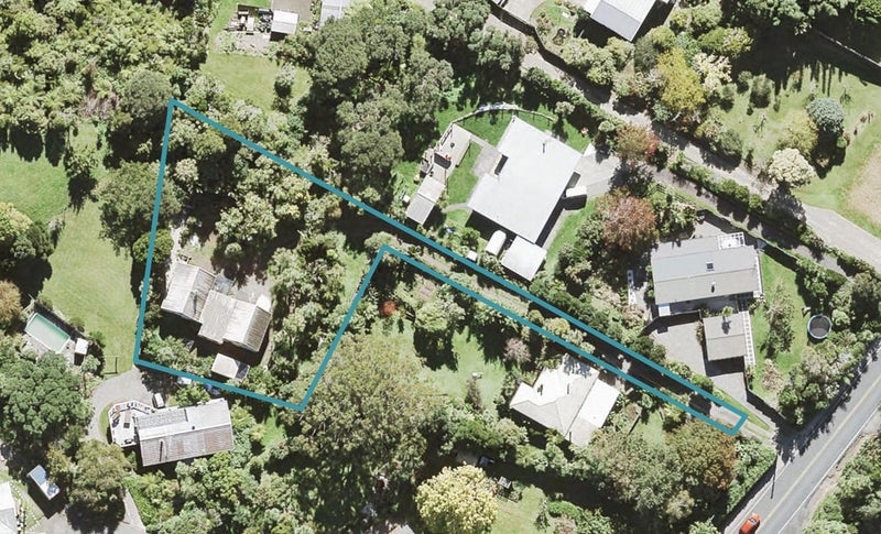 1099 Scenic Drive North, Swanson, Auckland - Carousel 1