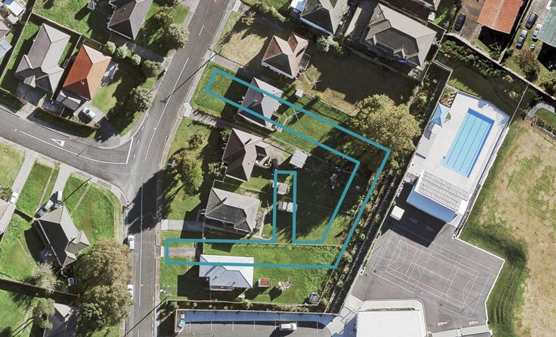 9 Shirley Day Lane, Mount Roskill, Auckland - Carousel 1