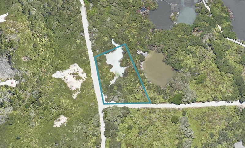 16 Hinganoa Drive, Whakarewarewa, Rotorua - Carousel 1