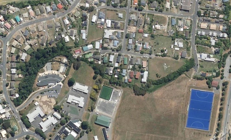 21 Te Arataura Street, Takapuwahia, Porirua - Carousel 1