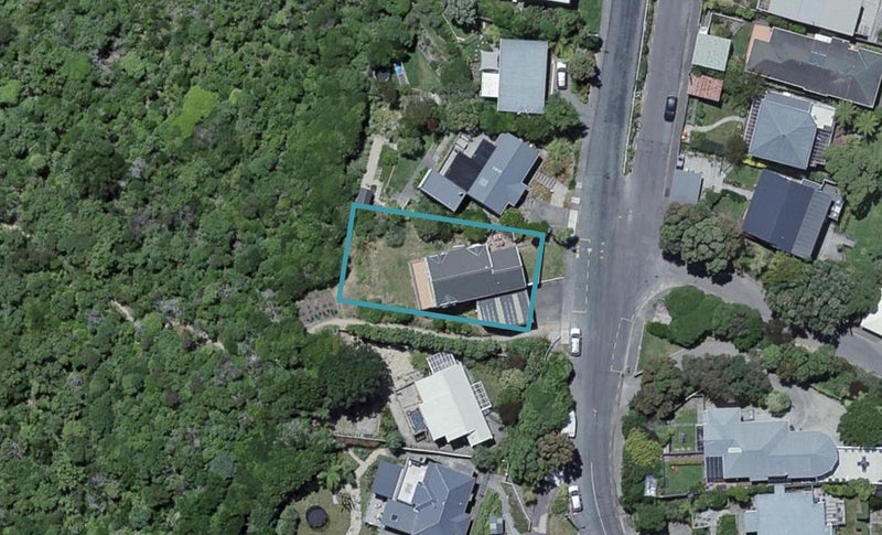 149 Nevay Road, Karaka Bays, Wellington - Carousel 1
