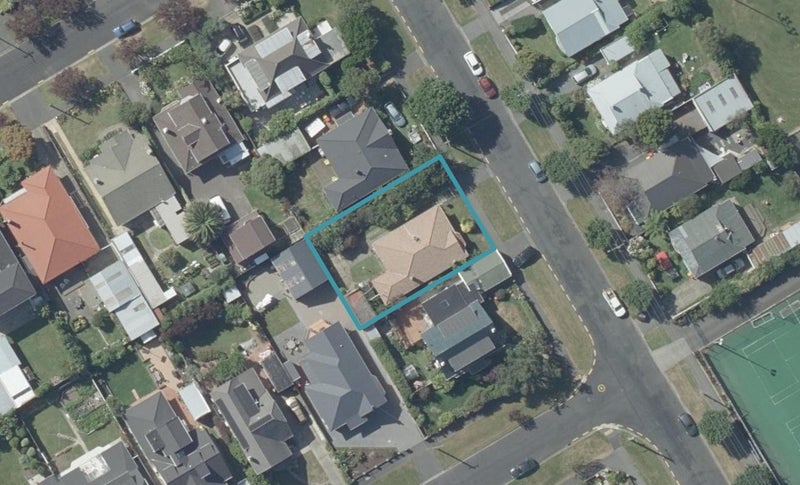 182 Surrey Street, Saint Clair, Dunedin - Carousel 1