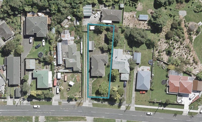 9 Horoeka Street, Stokes Valley, Lower Hutt - Carousel 1