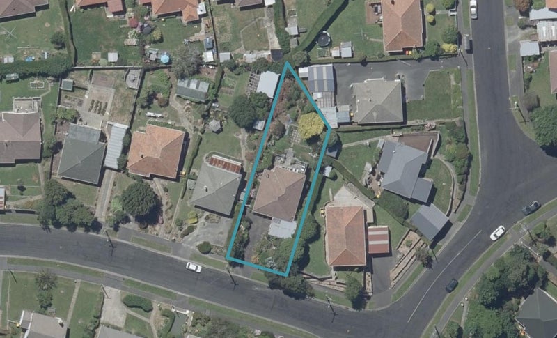 29 Forresbank Avenue, Wakari, Dunedin - Carousel 1