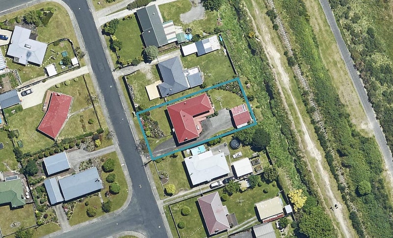 11 Logan Street, Fairy Springs, Rotorua - Carousel 1