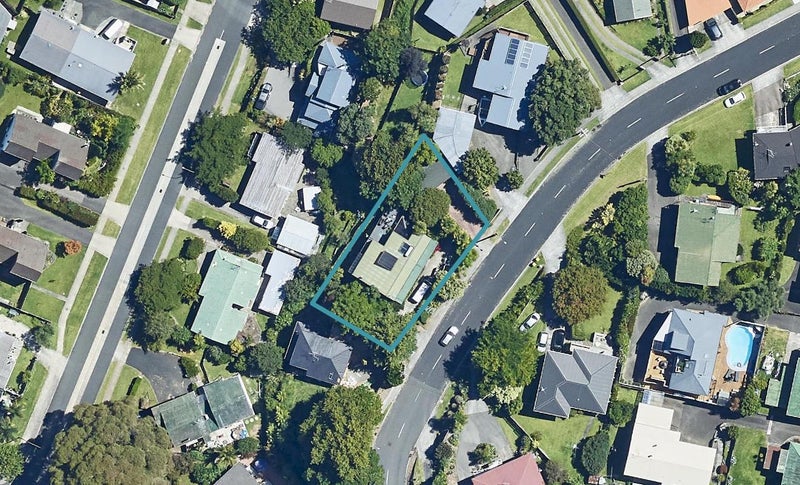 136 Hinewa Road, Otumoetai, Tauranga - Carousel 1