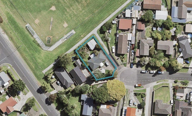 13 Frostbite Place, Ranui, Auckland - Carousel 1