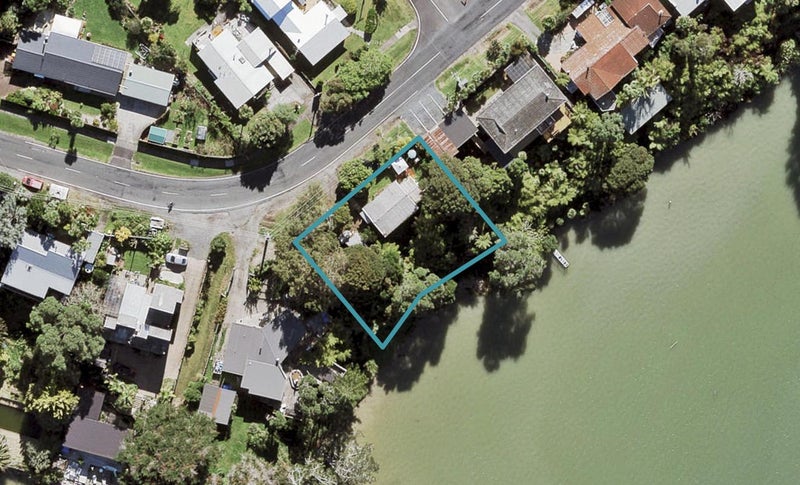 25 Ferry Parade, Herald Island, Auckland - Carousel 1