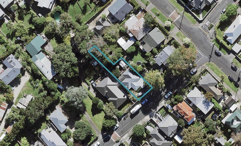 1 Larchwood Avenue, Westmere, Auckland - Carousel 1