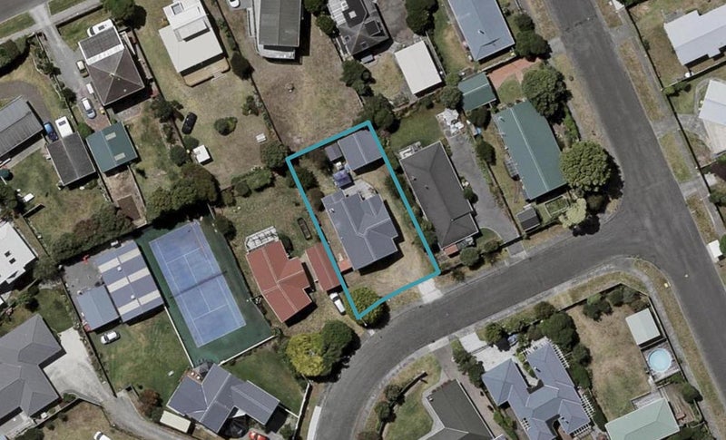 6 Adrian Grove, Waikanae Beach, Waikanae - Carousel 1