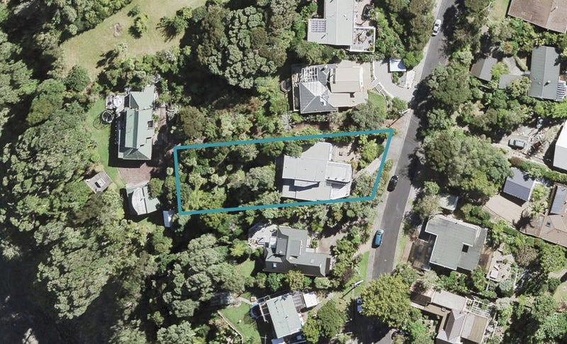 9 Okewa Road, Titirangi, Auckland - Carousel 1