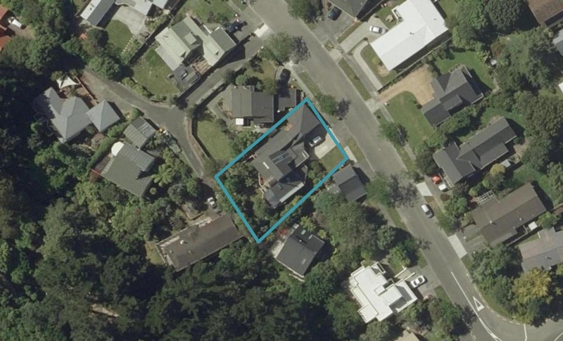 9 Heathcote Place, Fitzherbert, Palmerston North - Carousel 1