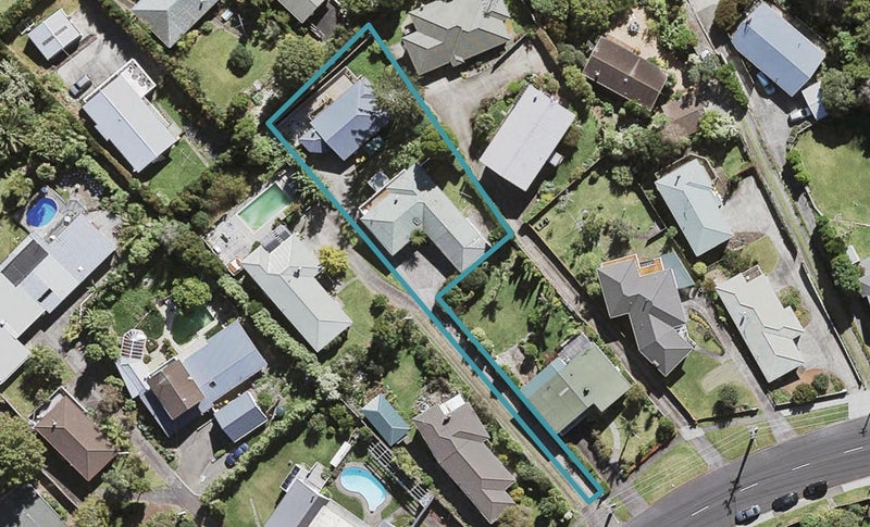 1/82A Coronation Road, Hillcrest, Auckland - Carousel 1