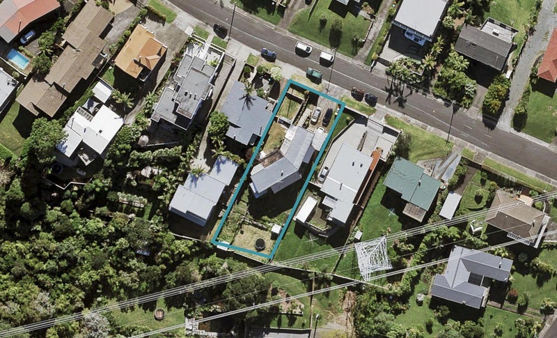 15 Hoskins Avenue, Hillsborough, Auckland - Carousel 1