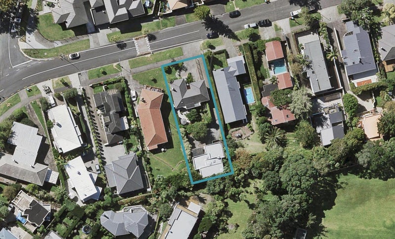 11 Southern Cross Road, Kohimarama, Auckland - Carousel 1