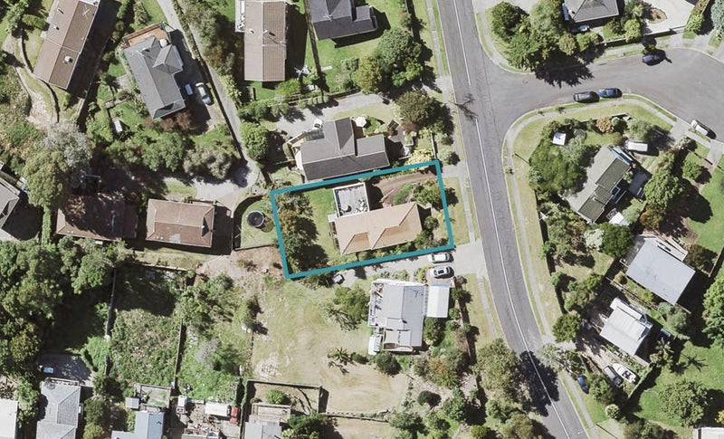 32 Weetman Drive, Browns Bay, Auckland - Carousel 1