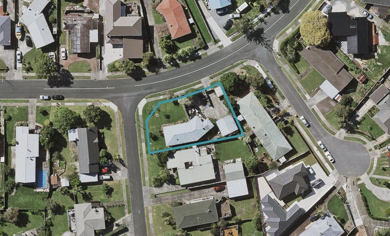 141 Edgewater Drive, Pakuranga, Auckland - Carousel 1