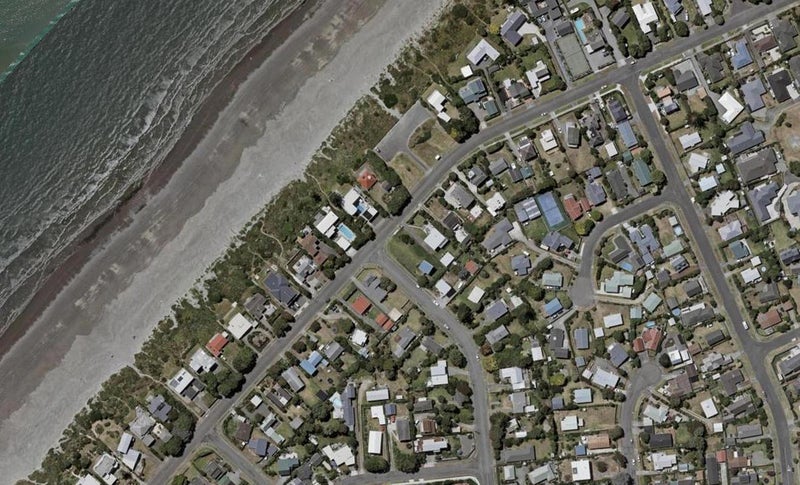 100 Field Way, Waikanae Beach, Waikanae - Carousel 1