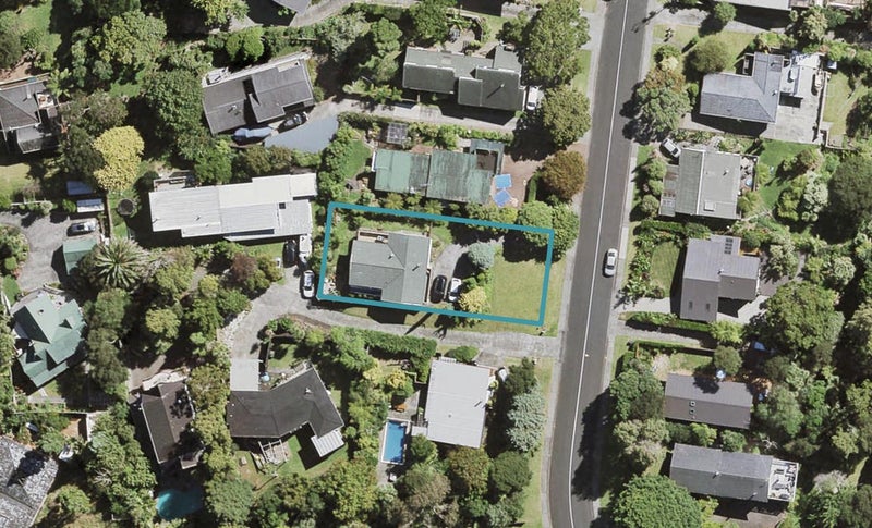 56 Daffodil Street, Titirangi, Auckland - Carousel 1
