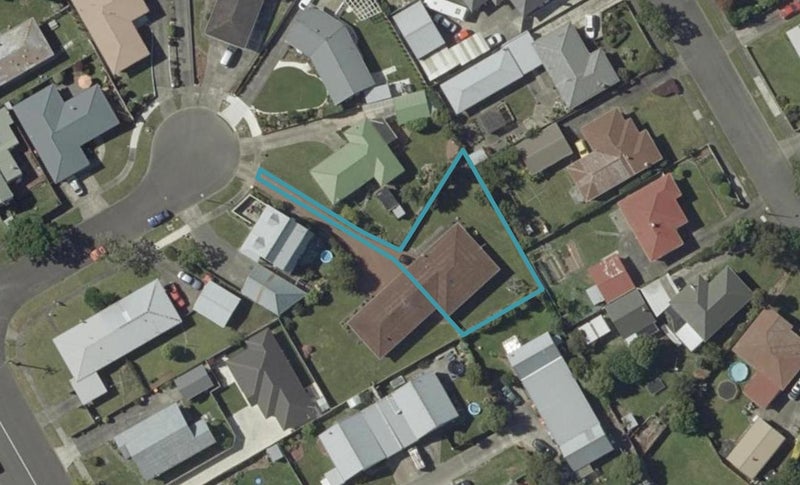 8 Bruce Place, Highbury, Palmerston North - Carousel 1