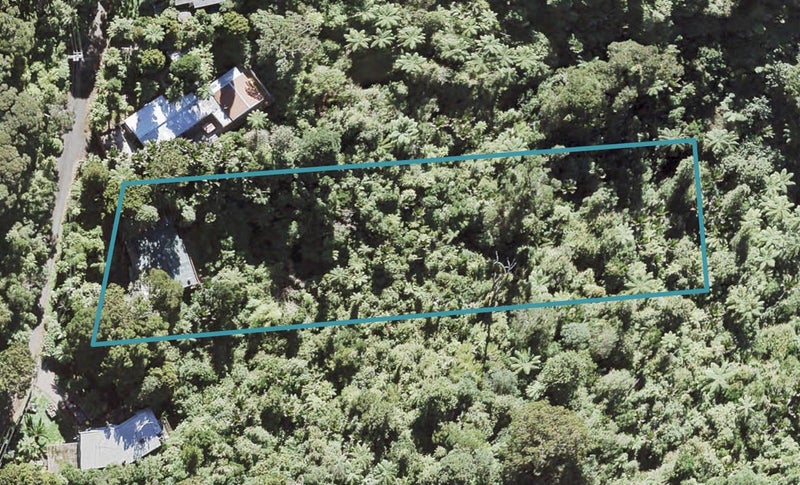 31 Quinns Road, Waiatarua, Auckland - Carousel 1