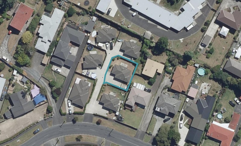 15B MacDonald Road, Glenview, Hamilton - Carousel 1