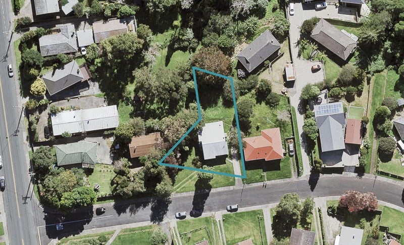 55 Lysander Crescent, Beach Haven, Auckland - Carousel 1