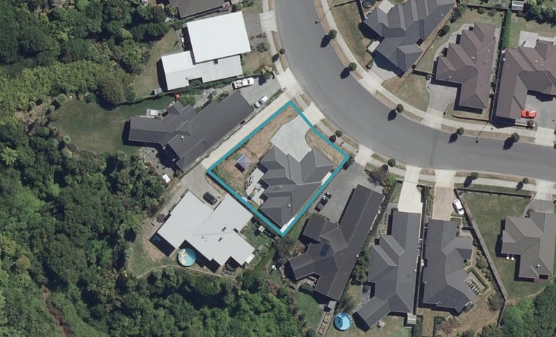 146 Saint James Drive, Huntington, Hamilton - Carousel 1